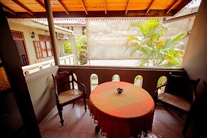 Frangipani Motel