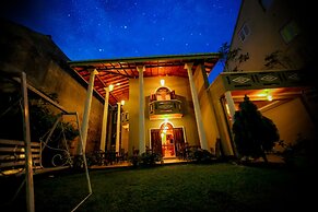 Frangipani Motel