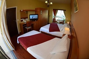 Ahiram Hotel