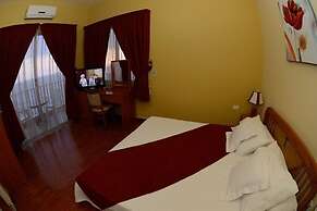 Ahiram Hotel
