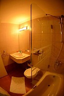 Ahiram Hotel
