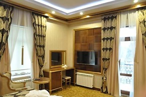 Joyy Hotel & Spa