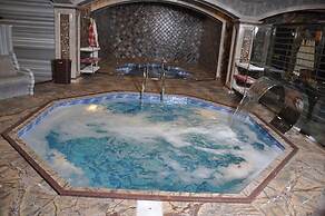 Joyy Hotel & Spa
