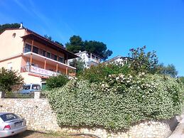 Tzaneria Apartments