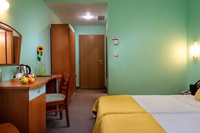 Palm Beach Hotel- All Inclusive