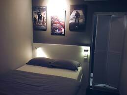Hollywood Hotel