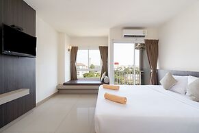 Leenova Hotel