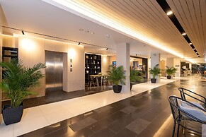 Leenova Hotel