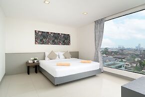 Leenova Hotel
