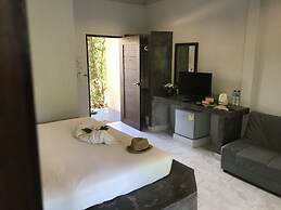 Baan Suan Rim Klong
