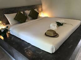 Baan Suan Rim Klong