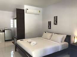 Baan Suan Rim Klong