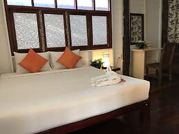 Baan Suan Rim Klong
