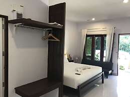 Baan Suan Rim Klong