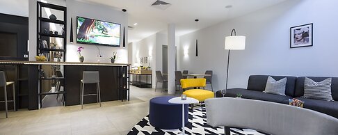 Livris Hotel
