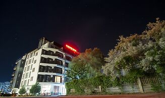Cantilena Complex