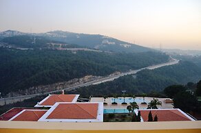 Country Lodge Hotel & Resort