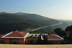 Country Lodge Hotel & Resort