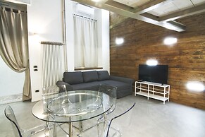 Alessia's Flat - Mac Mahon