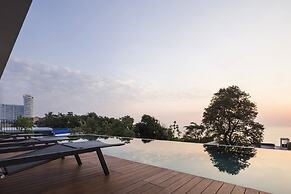 Baan Thew Talay Blue Sapphire
