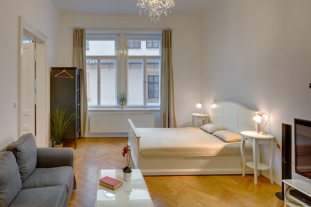 Selinor Old Town Apartments