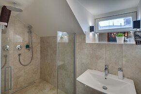 Selinor Old Town Apartments