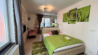 Bastien Studio near Airport