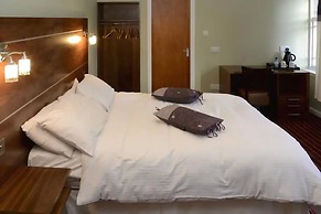 County Hotel