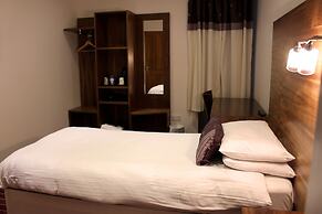County Hotel