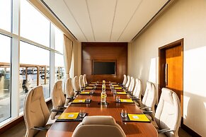 Crowne Plaza Muscat OCEC by IHG