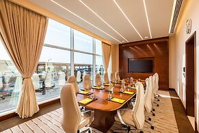 Crowne Plaza Muscat OCEC by IHG