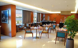 Crowne Plaza Muscat OCEC by IHG
