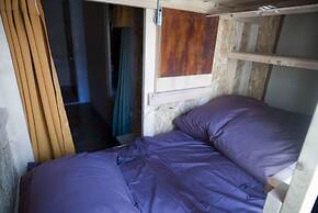 WORLDTRECK DINER & GUESTHOUSE - Pise - Hostel