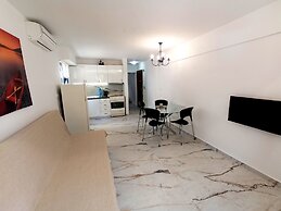 Salonikiou Beach Deluxe Apartments