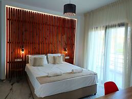 Salonikiou Beach Deluxe Apartments
