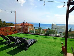 Salonikiou Beach Deluxe Apartments
