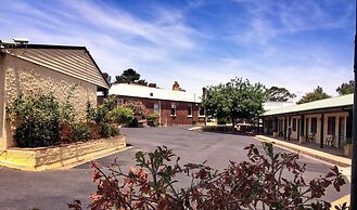 Ten Dollar Town Motel
