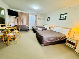 Ten Dollar Town Motel