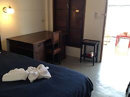 Barefeet Naturist Resort