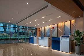 Holiday Inn Express Shanghai Pujiang by IHG