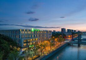 Holiday Inn Express Shanghai Pujiang by IHG