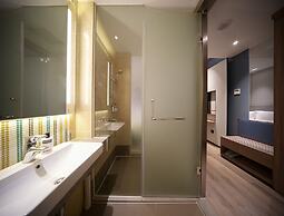 Holiday Inn Express Shanghai Pujiang by IHG
