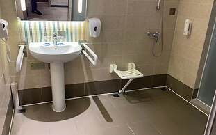 Holiday Inn Express Shanghai Pujiang by IHG