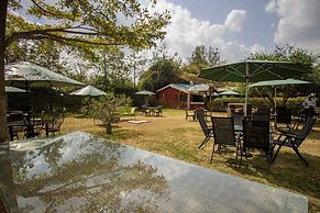 Balis Best Bar and Resort