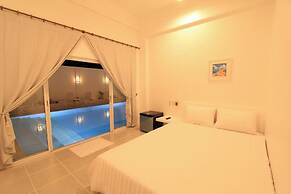 Coron Bluewave Hotel