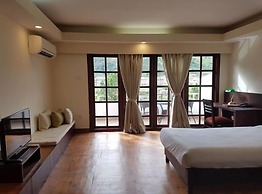 Khuru Resort