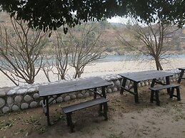 Damchen Resort