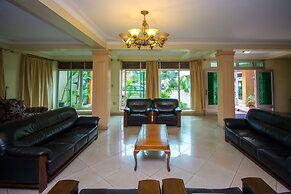 Emerald Hotel