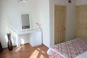 Barefoot Hotel