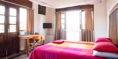 Q-Bar & Guest House